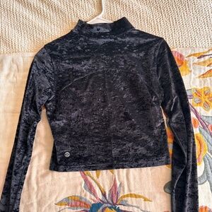 Lululemon Long sleeve Womens workout top Velvet